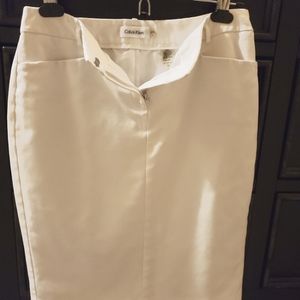 Calvin Klein size 6 white pencil skirt